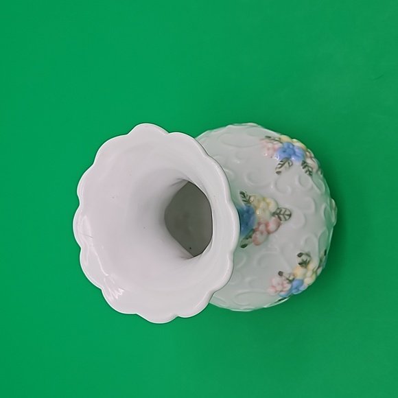 VTG Small Flower Vase - Picture 3 of 4